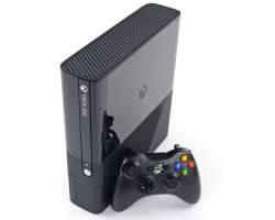 Microsoft Xbox 360 E Stingray 250GB + 2 hry Zdarma (bazar) - 2299 K